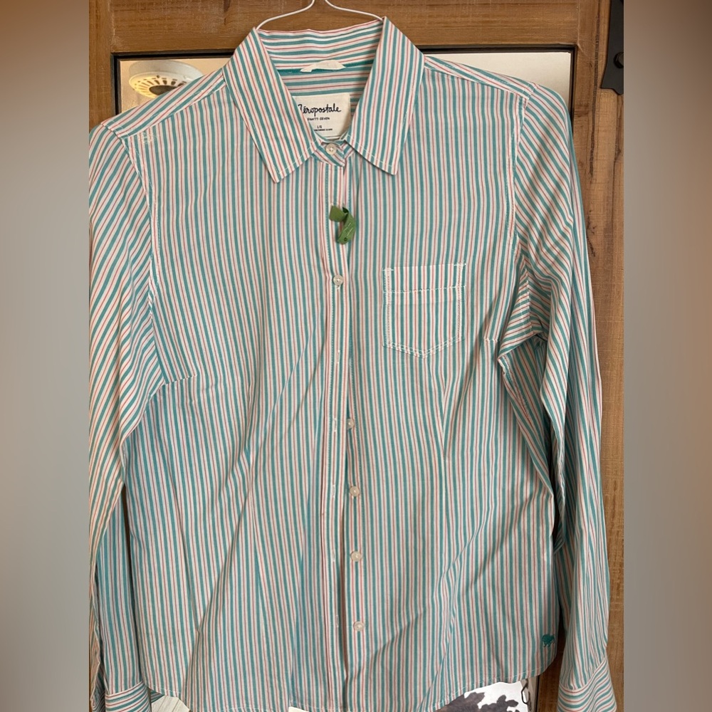 Women’s Areopostale Button Down